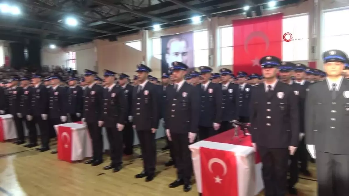 Adana’da 350 polis adayı mezun oldu