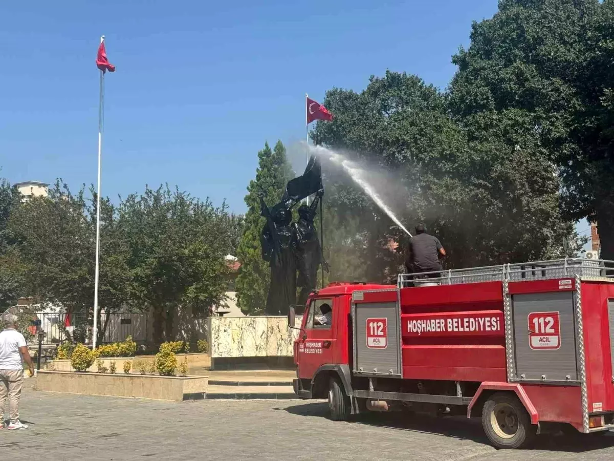 Iğdır Valiliği, Zafer Bayramı programında Iğdır Belediyesinin itfaiye araçlarını kullanmadı