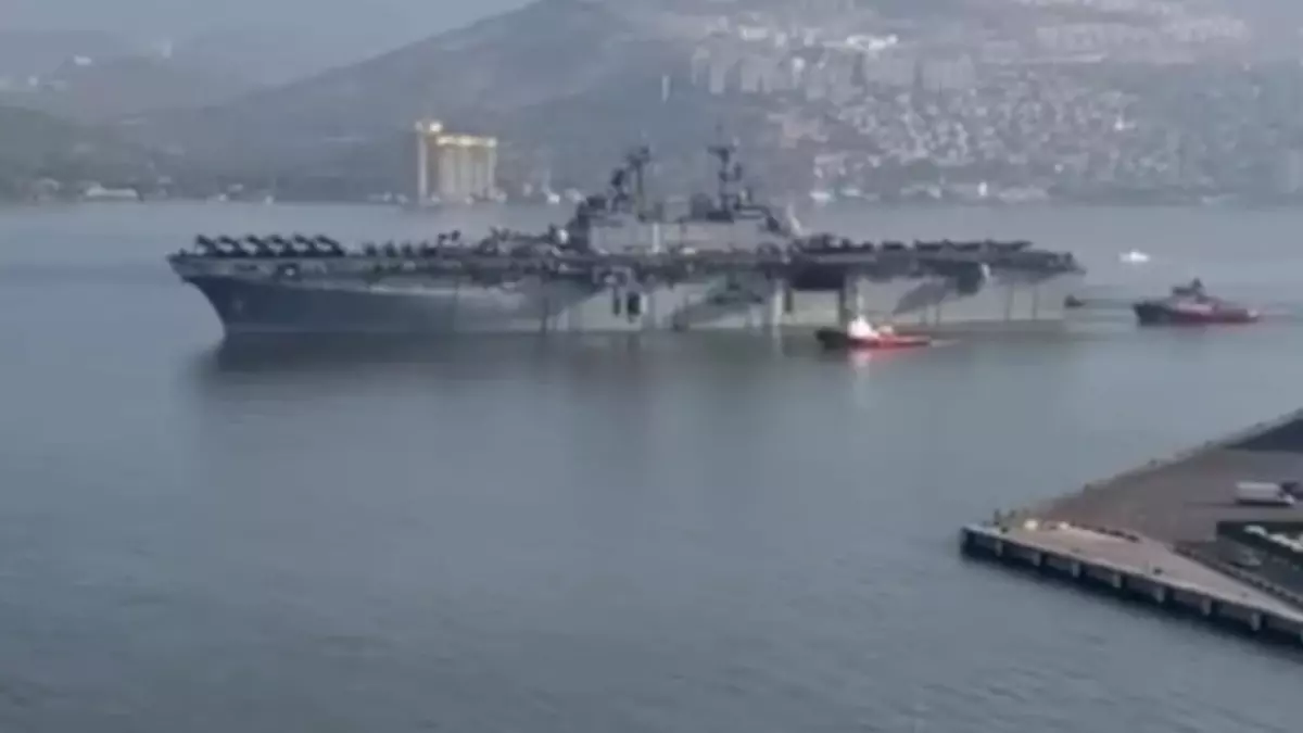 ABD’nin USS WASP Gemisi İzmir Limanı’ndan Ayrıldı