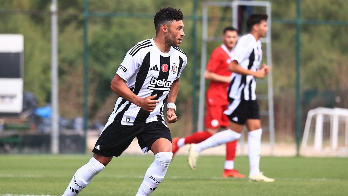 Beşiktaş, Alex Oxlade-Chamberlain’in lisansını çıkarttı