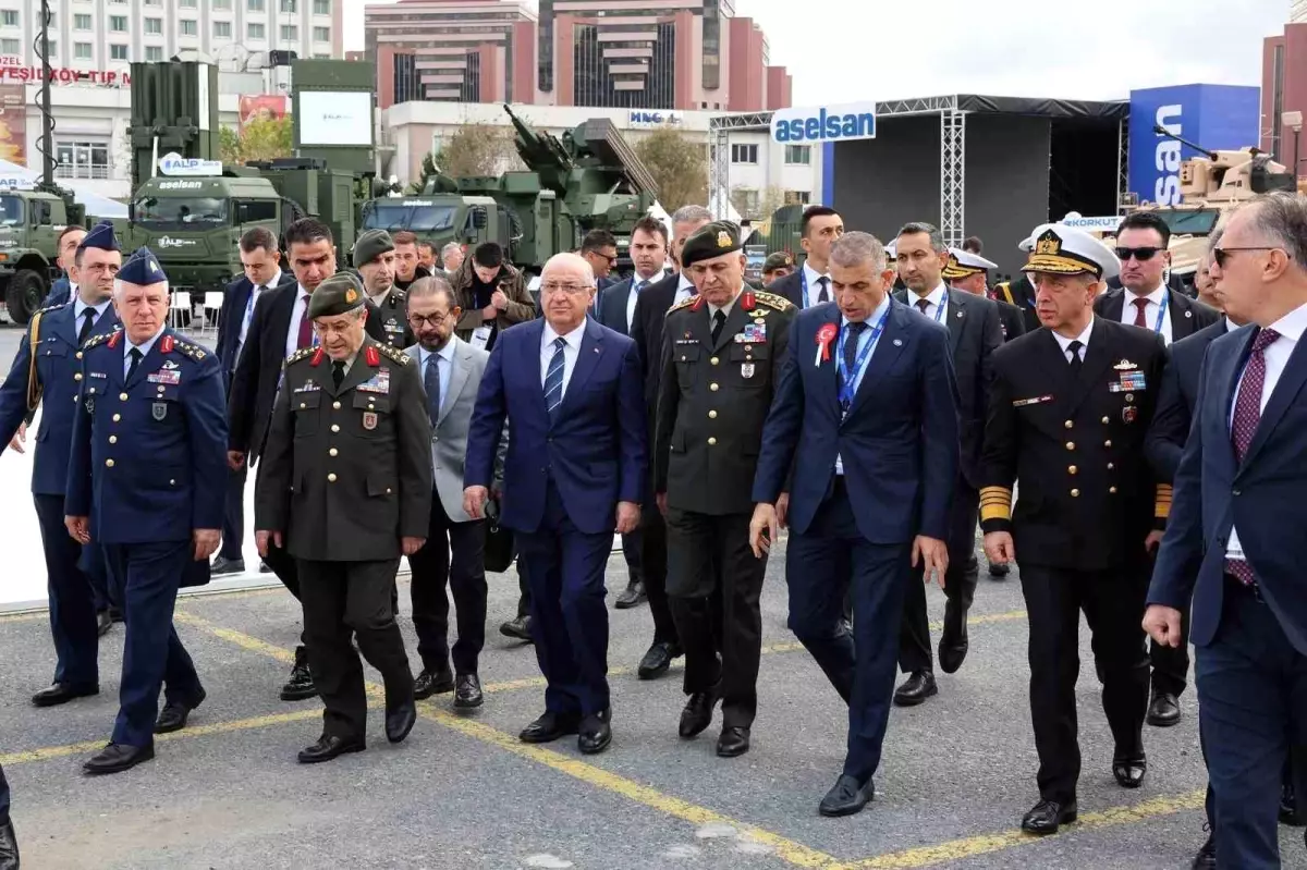 Bakan Güler SAHA EXPO’da