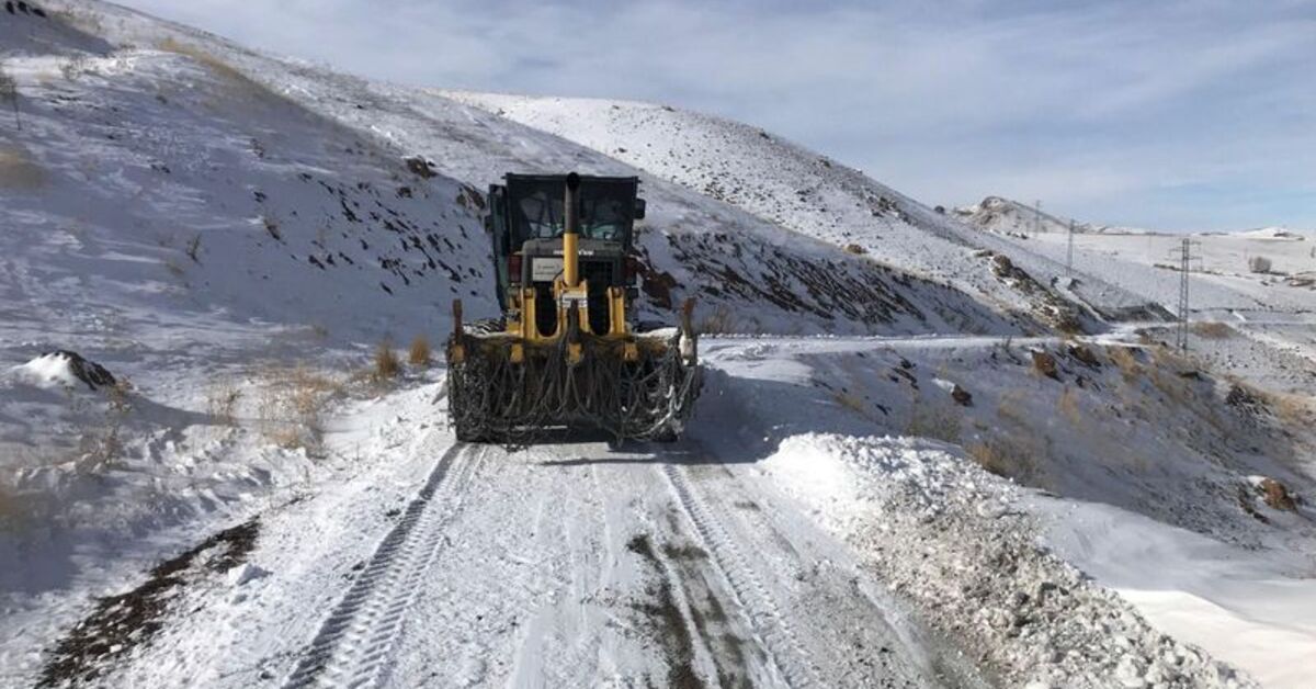 Van’da 21 yerleşim yerinin yolu kardan kapandı